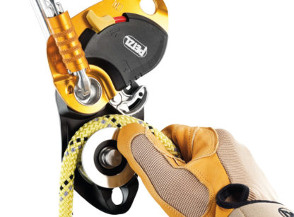 epi-profesional-petzl-P51A-Pro-Traxion-focus-passage-corde_LowRes